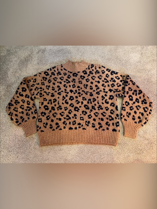 Old Navy Sweaters - Old Navy Tan and Black Leopard-Print Crewneck Sweater